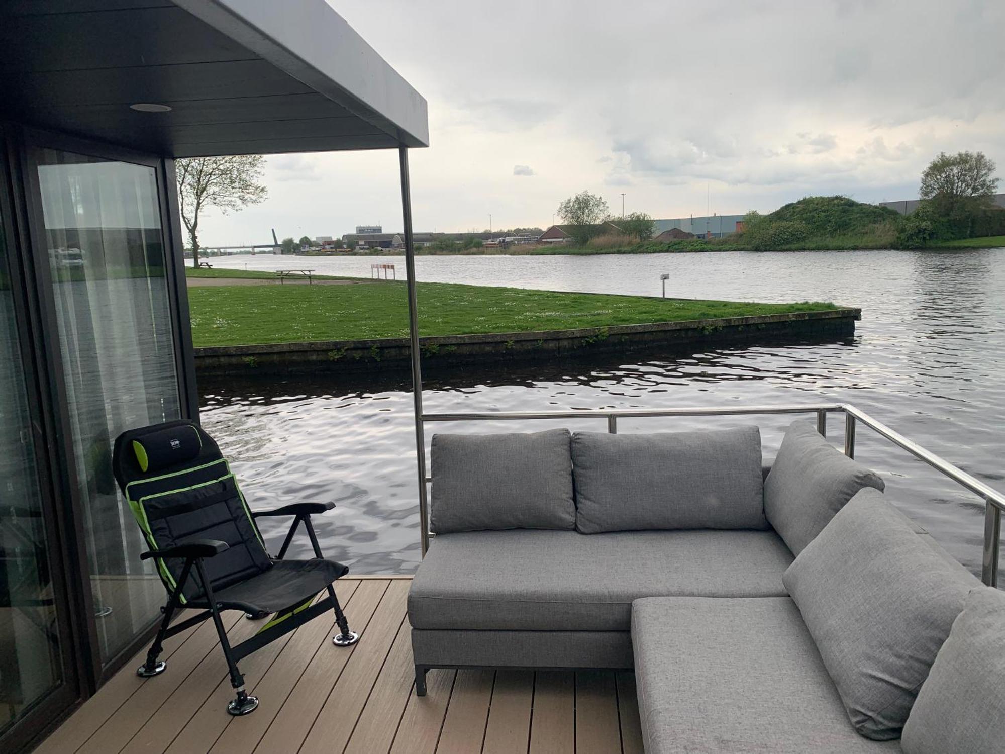 Отель Houseboot Solcamastraat 24 C Suameer Экстерьер фото